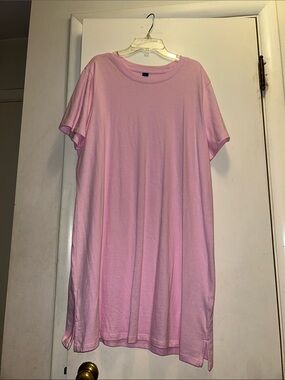 Women’s crack neck dress